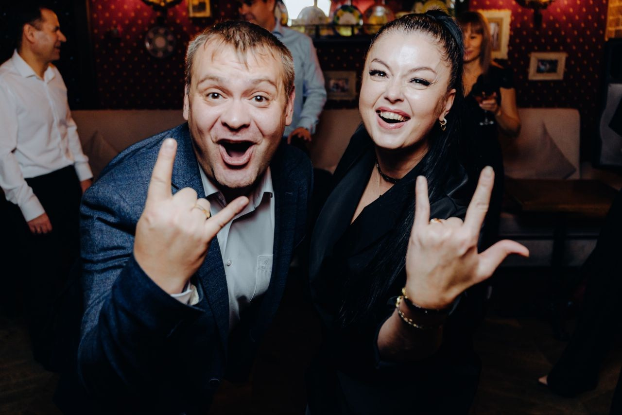 Ведущий + диджей + 1 из 8 моих услуг в подарок!