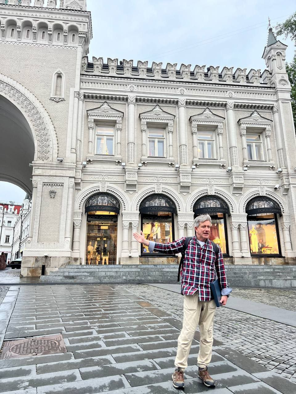 Роман Кирпичев - экскурсовод по Москве. П&П — Полезное с Приятным. Фотоэкскурсии — Москва на память. Экскурсовод и фотограф в Москве. Увези столицу в своём альбоме!