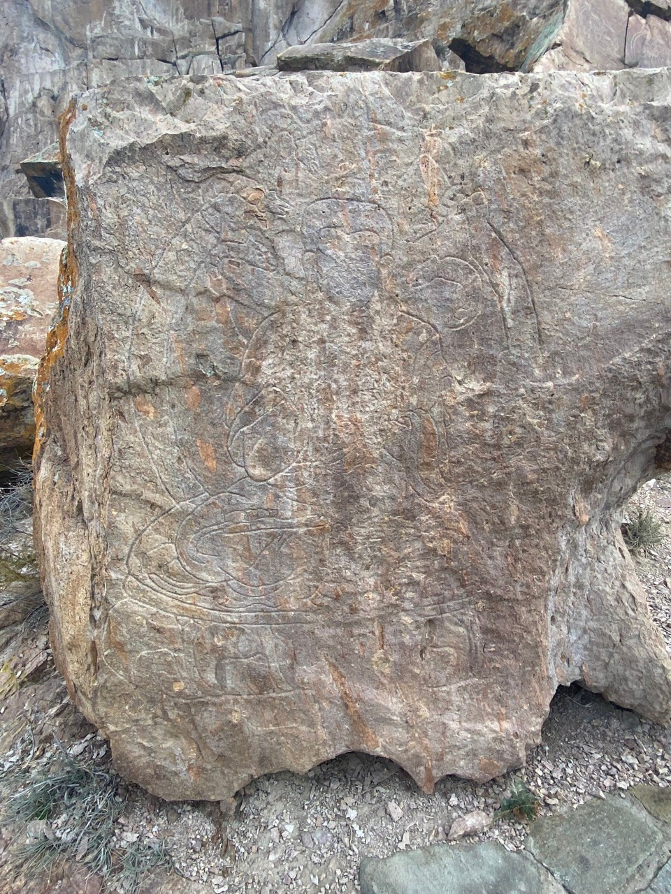 Петроглифы Тамгалы Тас Будда в Казахстане. Алматы. Где находится, как доехать из Алматы, фото и видео зимой и летом