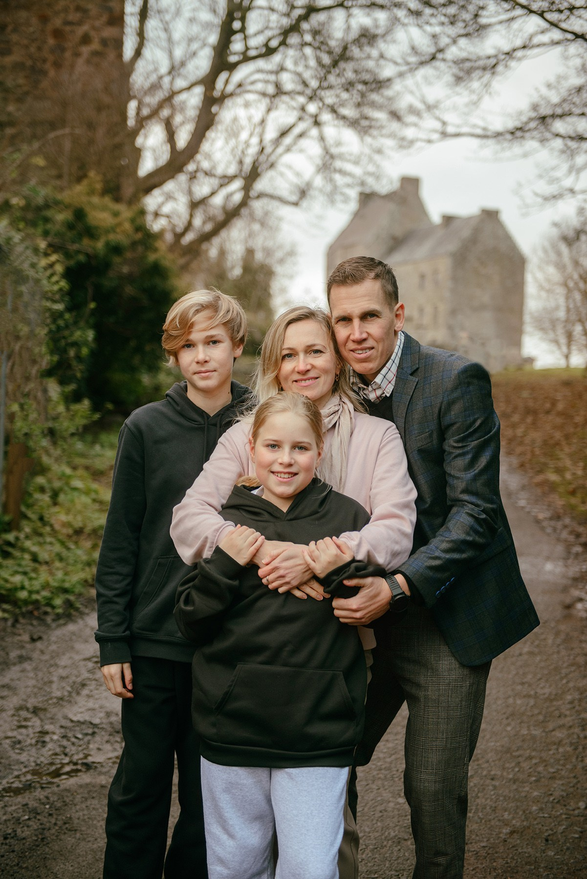 family photo shoot in Scotland, photo shoot at the castle