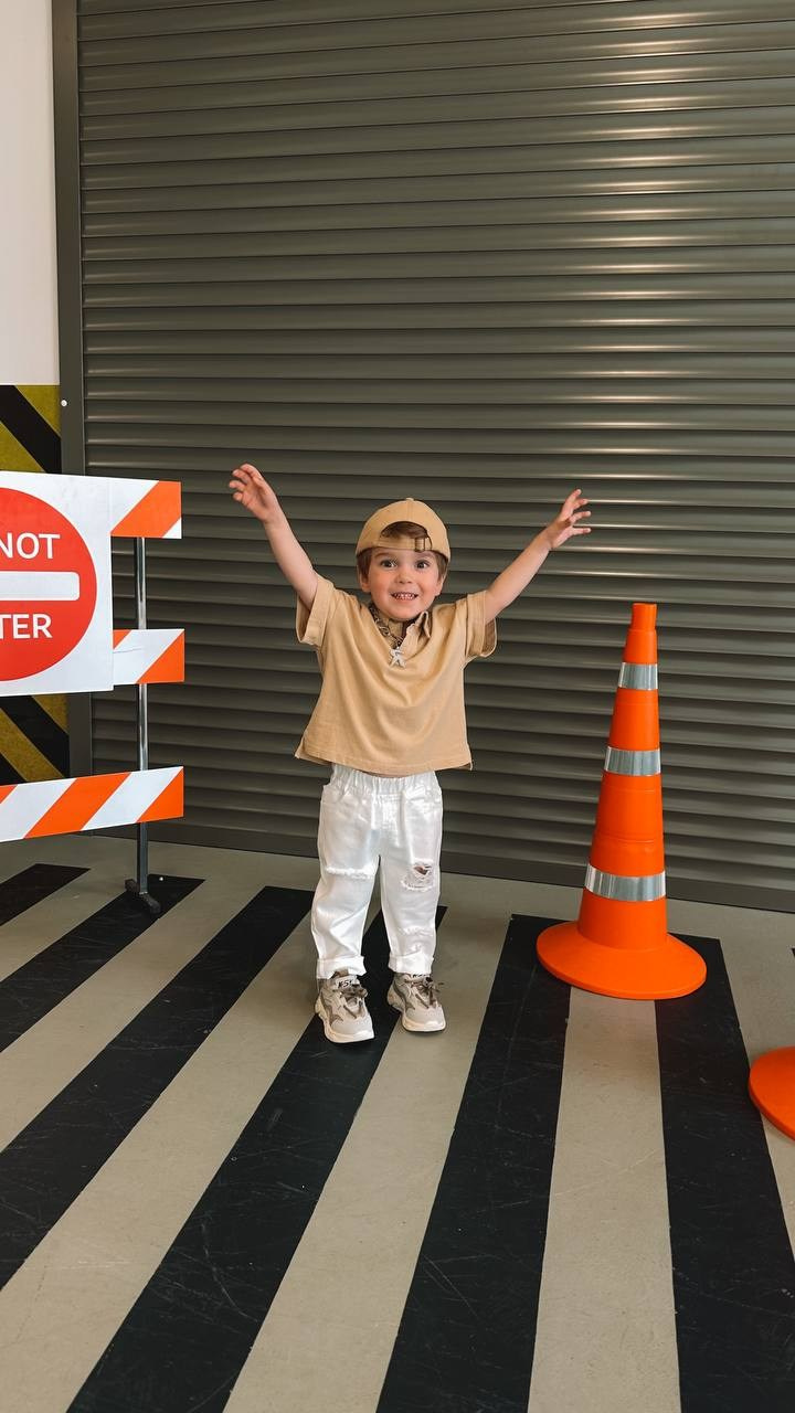 Модель для предметной съемки мальчик Радэль Казань| Sale Easy