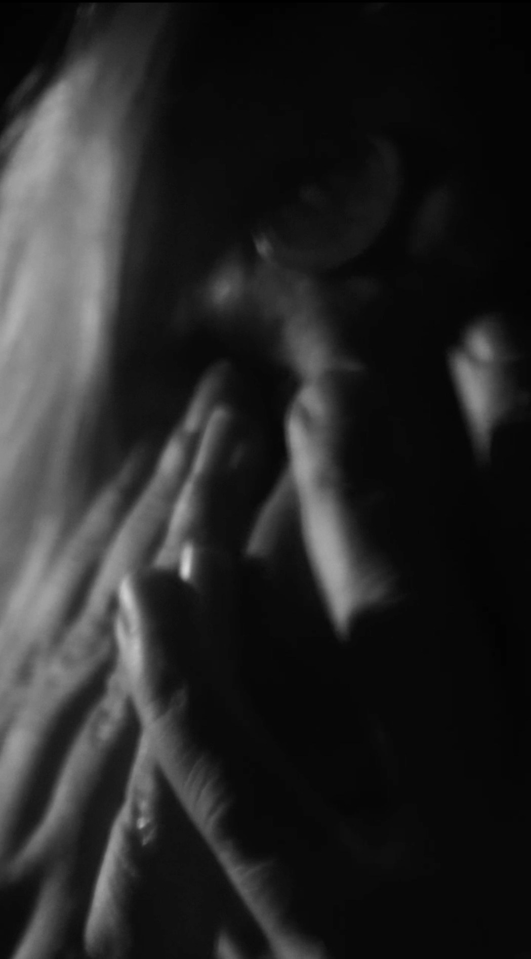 Нежные бабы. Что мне делать, чтобы земля оставалась на месте. Художественная группа «Нежные Бабы»