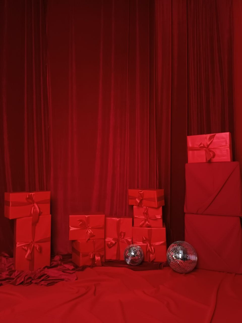 Фотостудии Севастополя. Лучшие фотостудии Севастополя. Фото интерьера фотостудий. Актуальные фото фотостудий Севастополя. Профессиональная фотосъемка в Крыму. Натуральные эмоции и живые кадры. Забронируйте дату прямо сейчас!