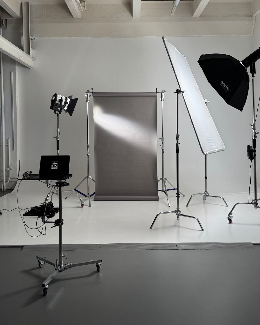 Фотостудия MARK — идеально подходит для съёмок в разных стилях. Фотограф в Минске Людмила Дутко