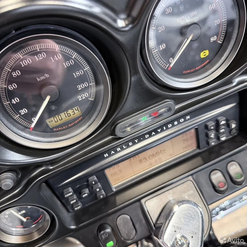 Купить Harley-Davidson 2010 HD Electra Glide (Vivid Black Double Stripe) (Touring) — подробнее на сайте. Hello Davidson, Москва. Только хорошие мотоциклы…