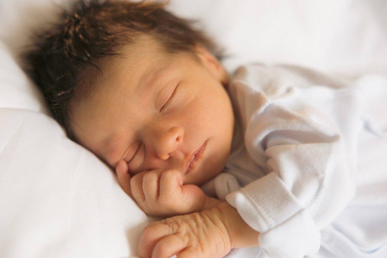 Выписка из роддома. Родильный дом № 8 ГКБ № 15 им. О. М. Филатова. Фотографы на роды в Москве. Фото и видео родов. Фотопроект «Продолжение рода»