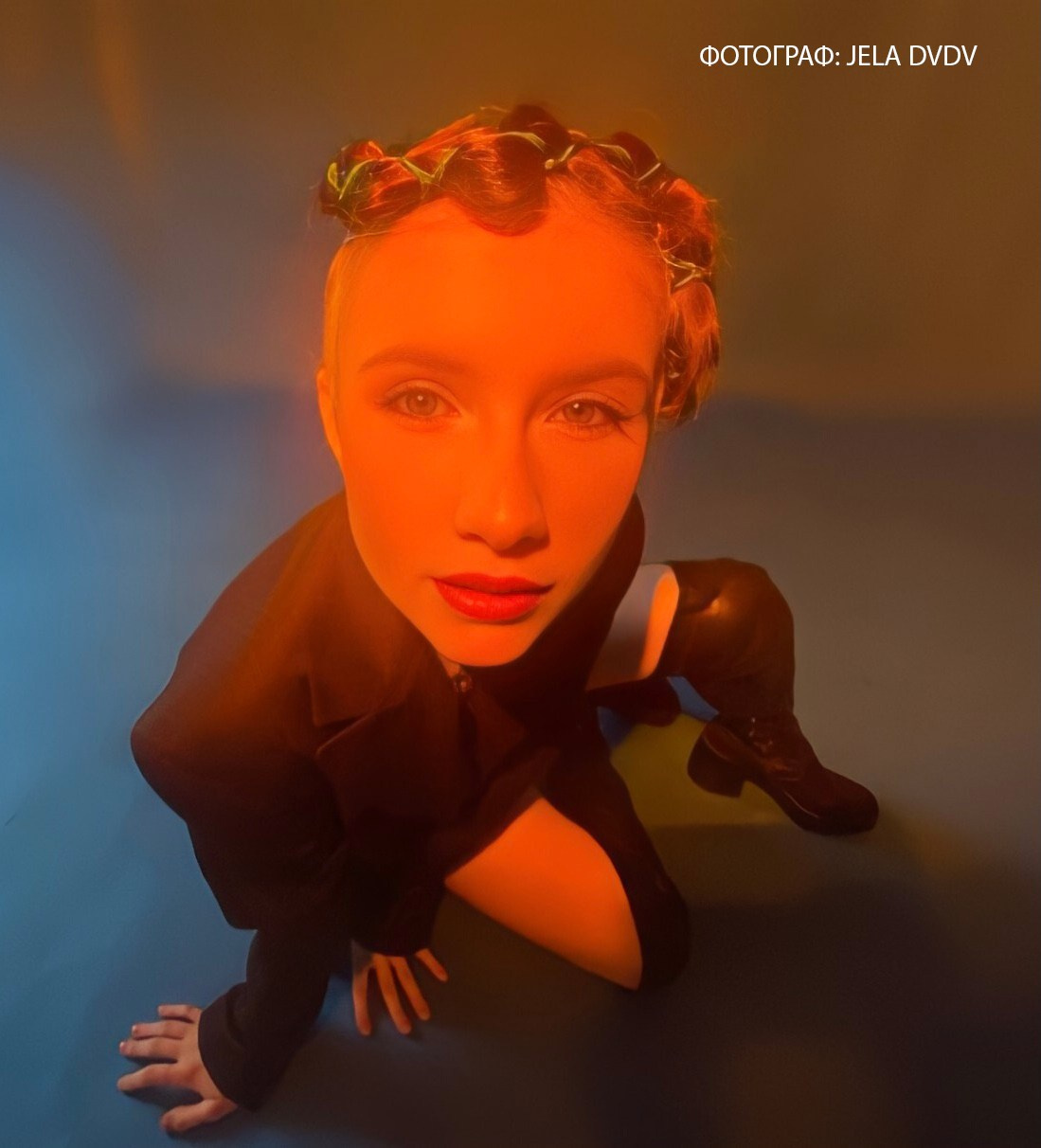 Le reality — фотограф, модель, обучающая позированию