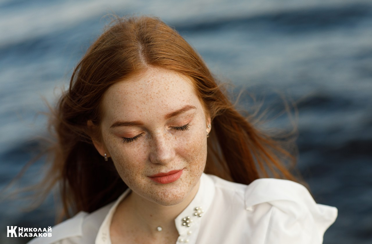 Стильная фотосессия в Санкт-Петербурге. Эмоциональный портрет на улице