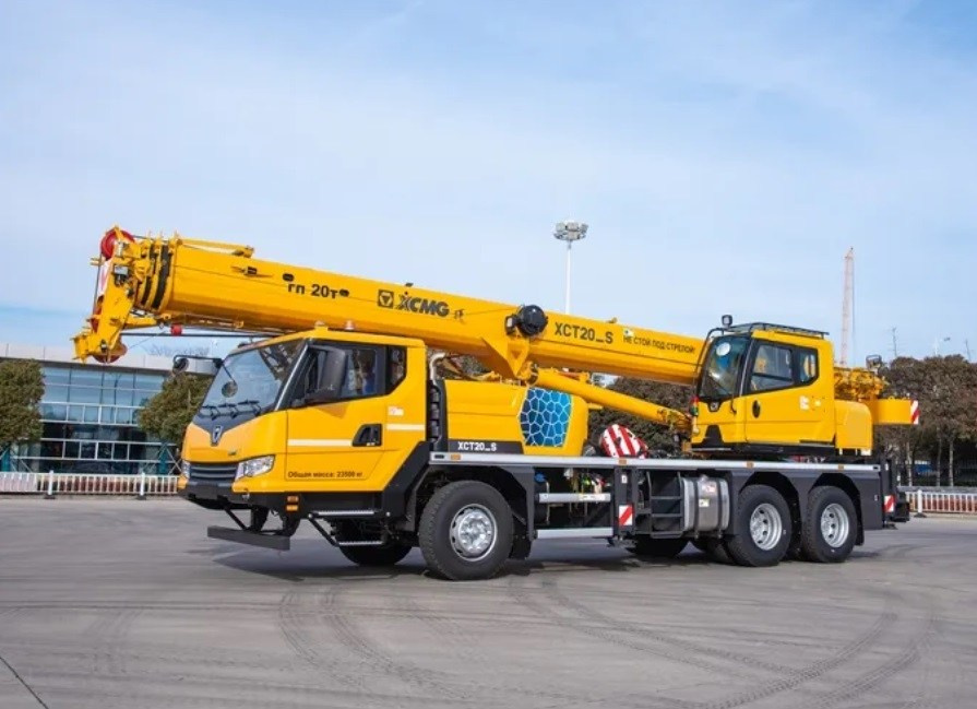 Автокран XCMG XCT20 S. Продажа надежной спецтехники от компании СТИ в г. Новосибирск