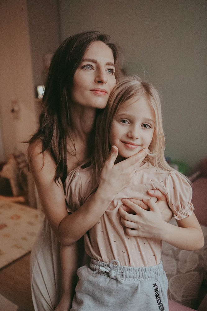 Домашняя уютная семейная фотоссесия. Саша + Саша = трое детей. Катя Сидор — фотограф в Москве