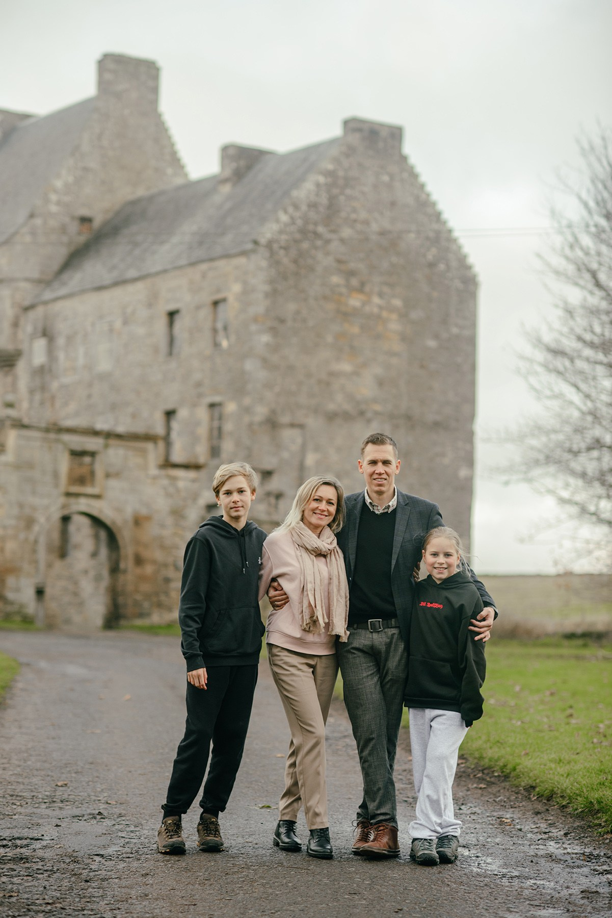 family photo shoot in Scotland, photo shoot at the castle