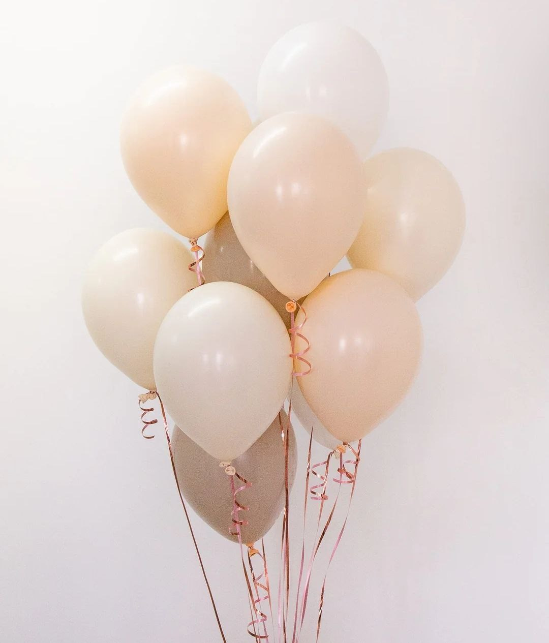 Balino prvi rodendan dostava balona Novi Sad dostava balonaBeograd. Шары с гелием, фотозоны Нови Сад Белград. Balone i dekoracije od balona Novi Sad Beograd