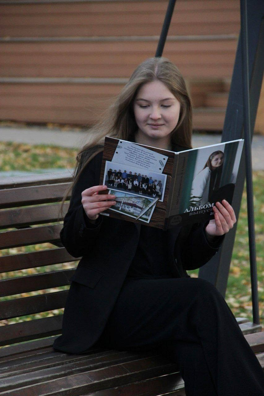 Выпускные альбомы 9-11 классы. Семейный и детский фотограф София Шарабурко, Томская область
