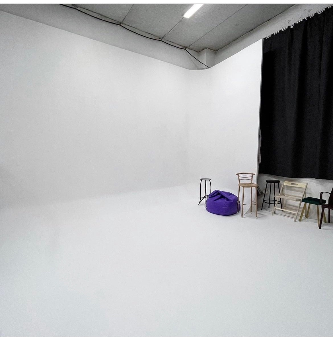 Фотостудии Севастополя. Лучшие фотостудии Севастополя. Фото интерьера фотостудий. Актуальные фото фотостудий Севастополя. Профессиональная фотосъемка в Крыму. Натуральные эмоции и живые кадры. Забронируйте дату прямо сейчас!