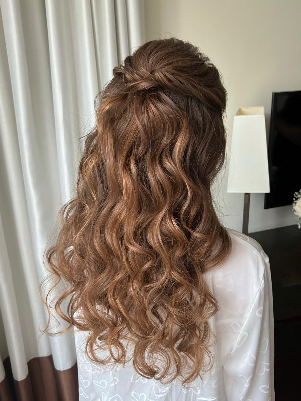 Стилист Анна Сад. Подрядчики и друзья сети свадебных площадок House for wedding