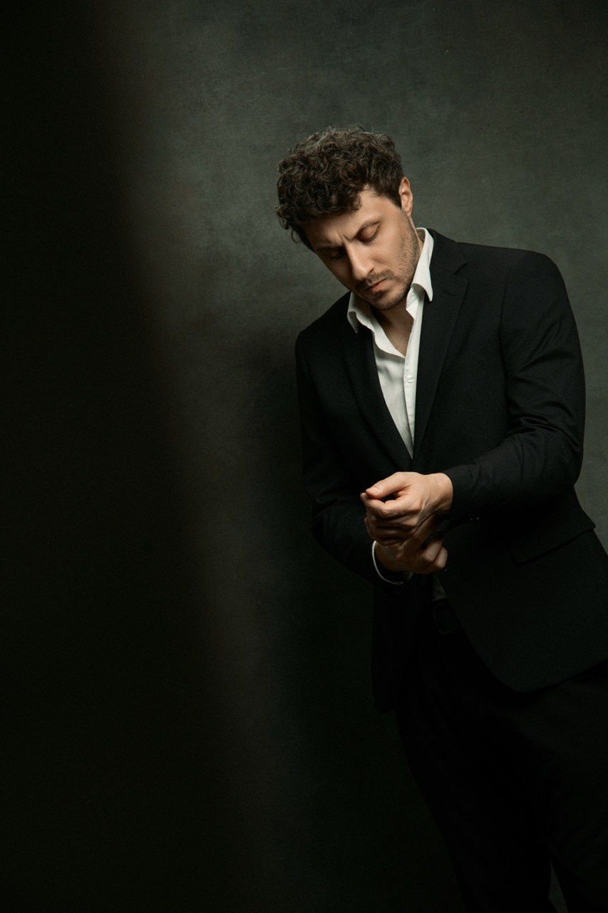 Ведущие мероприятия 1+1