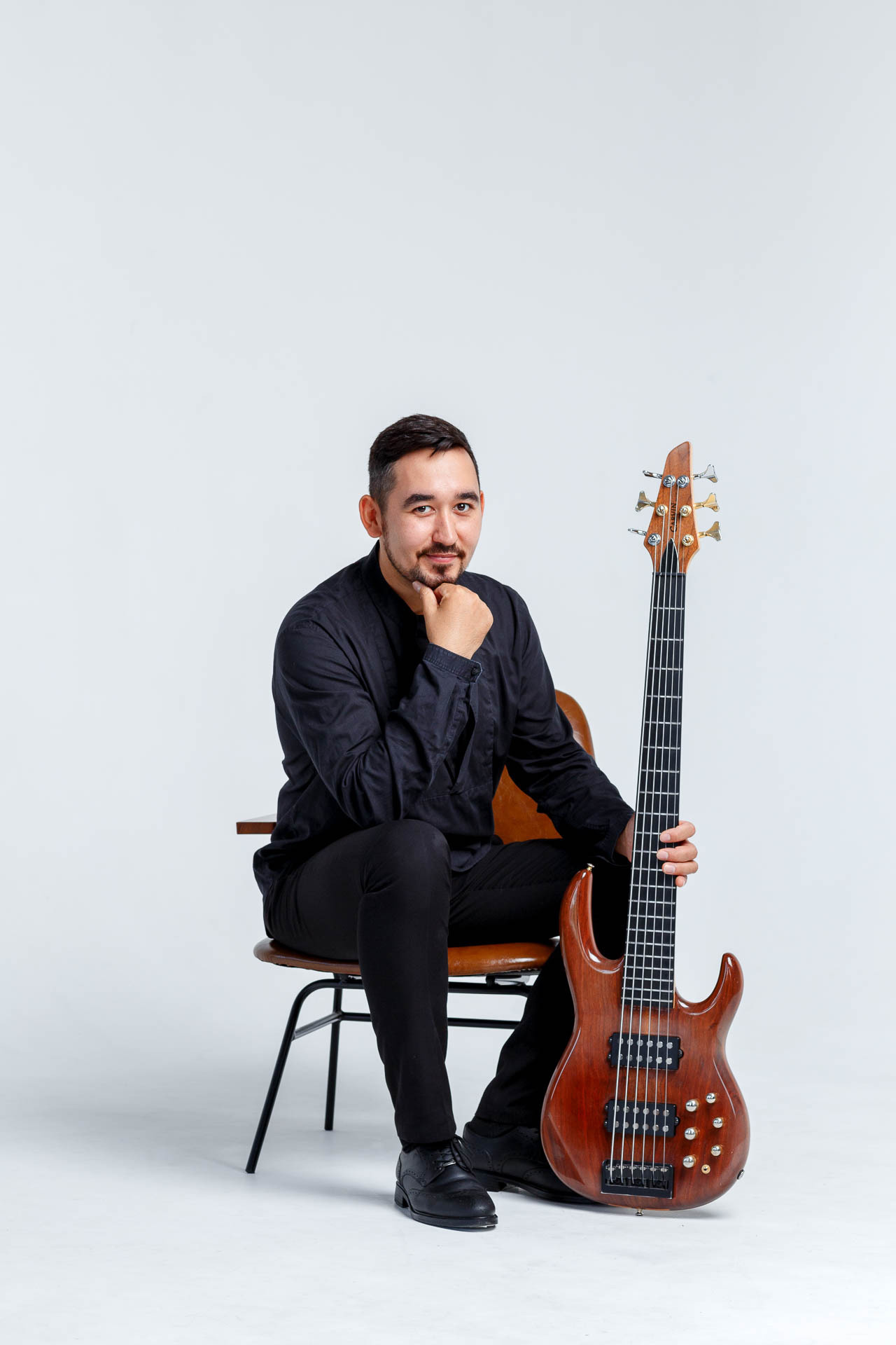 деловой портрет в красивой студии в Студии