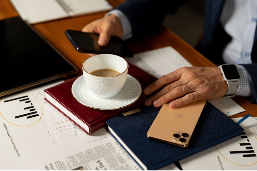 Деловой (бизнес) портрет. Фотостудия Алматы. Фотосъемка Алматы. Фотосессия Алматы. Фотокурсы. Обучение фотографии. Аренда студии