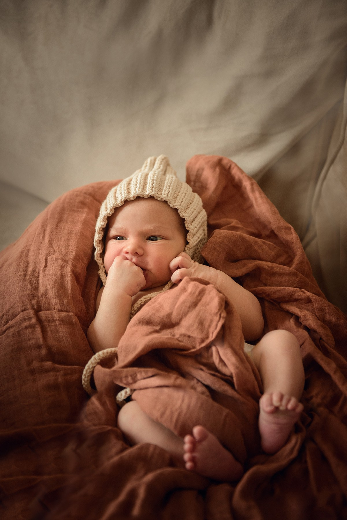 A family photo shoot at home, a family with a newborn baby. Photographer Elena Carruthers, Scotland