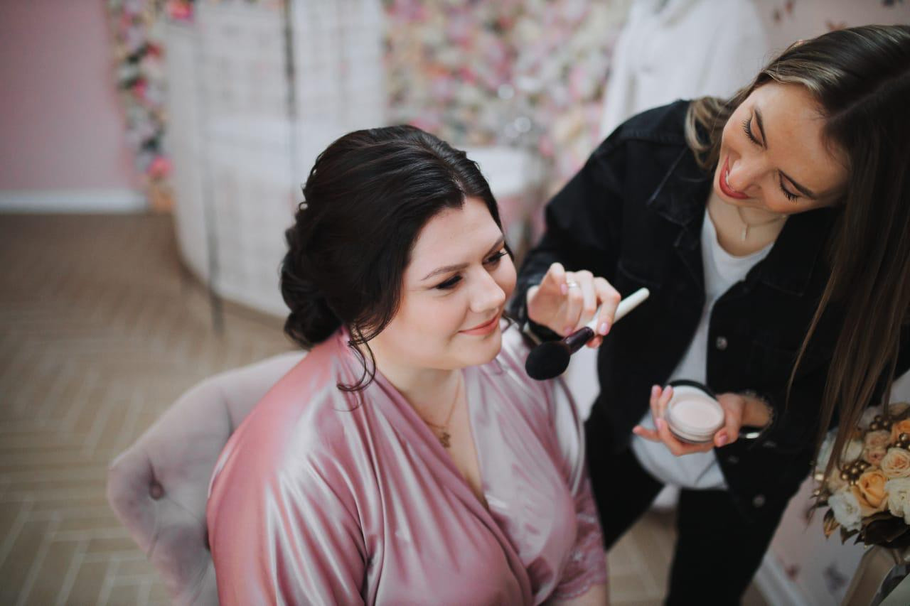 Стилист Анна Сад. Подрядчики и друзья сети свадебных площадок House for wedding