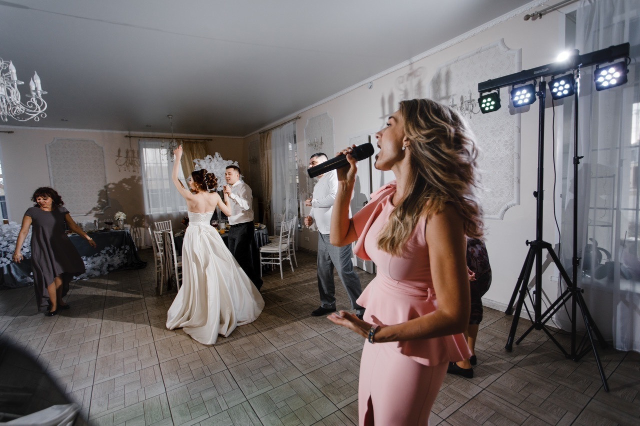 Ведущая Власова. Подрядчики и друзья сети свадебных площадок House for wedding