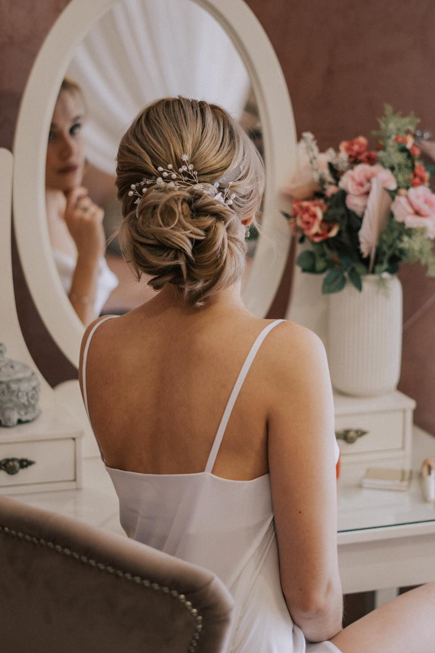 Стилист Анна Сад. Подрядчики и друзья сети свадебных площадок House for wedding