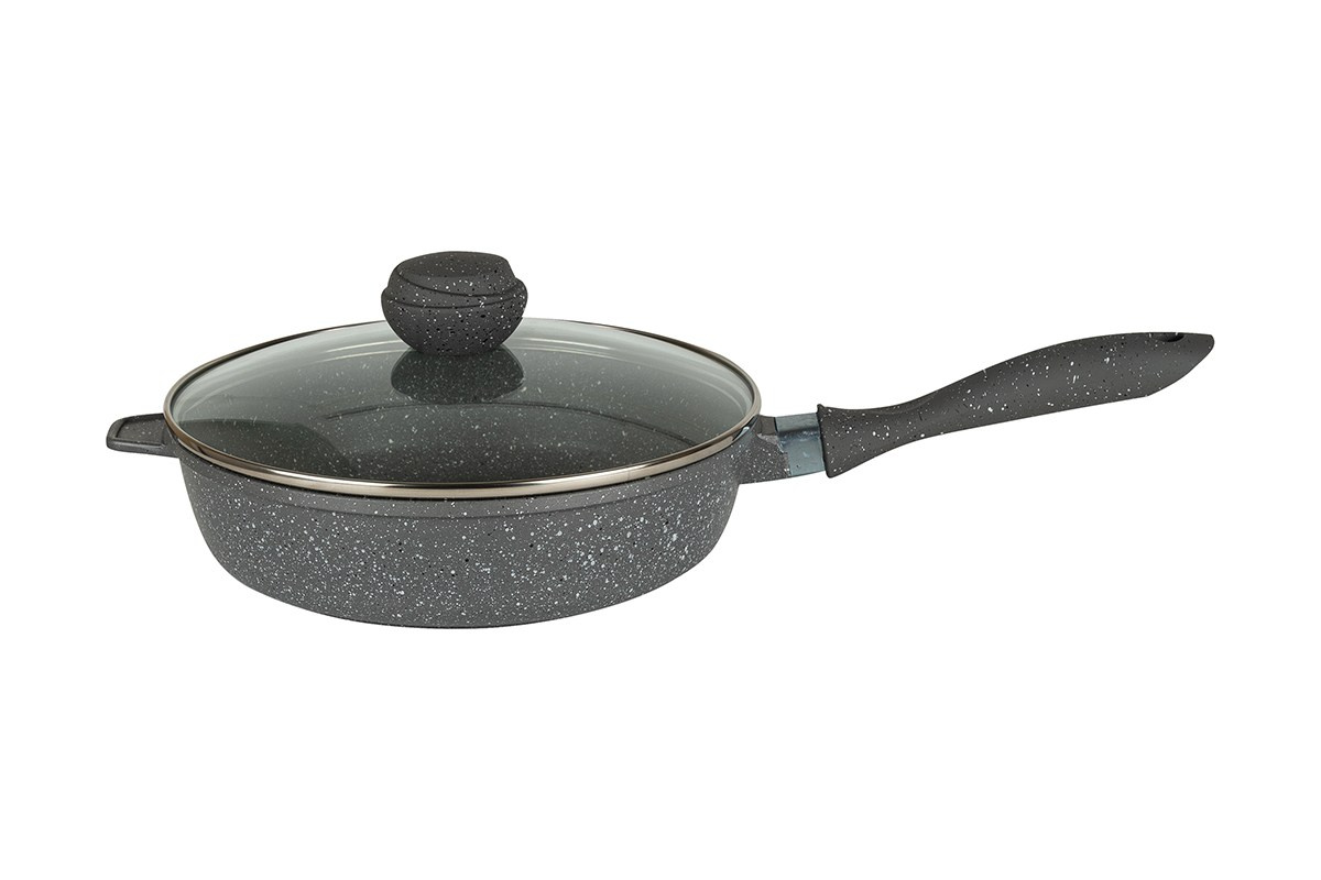 Сковорода черная с крышкой, черная ручка, на белом фоне