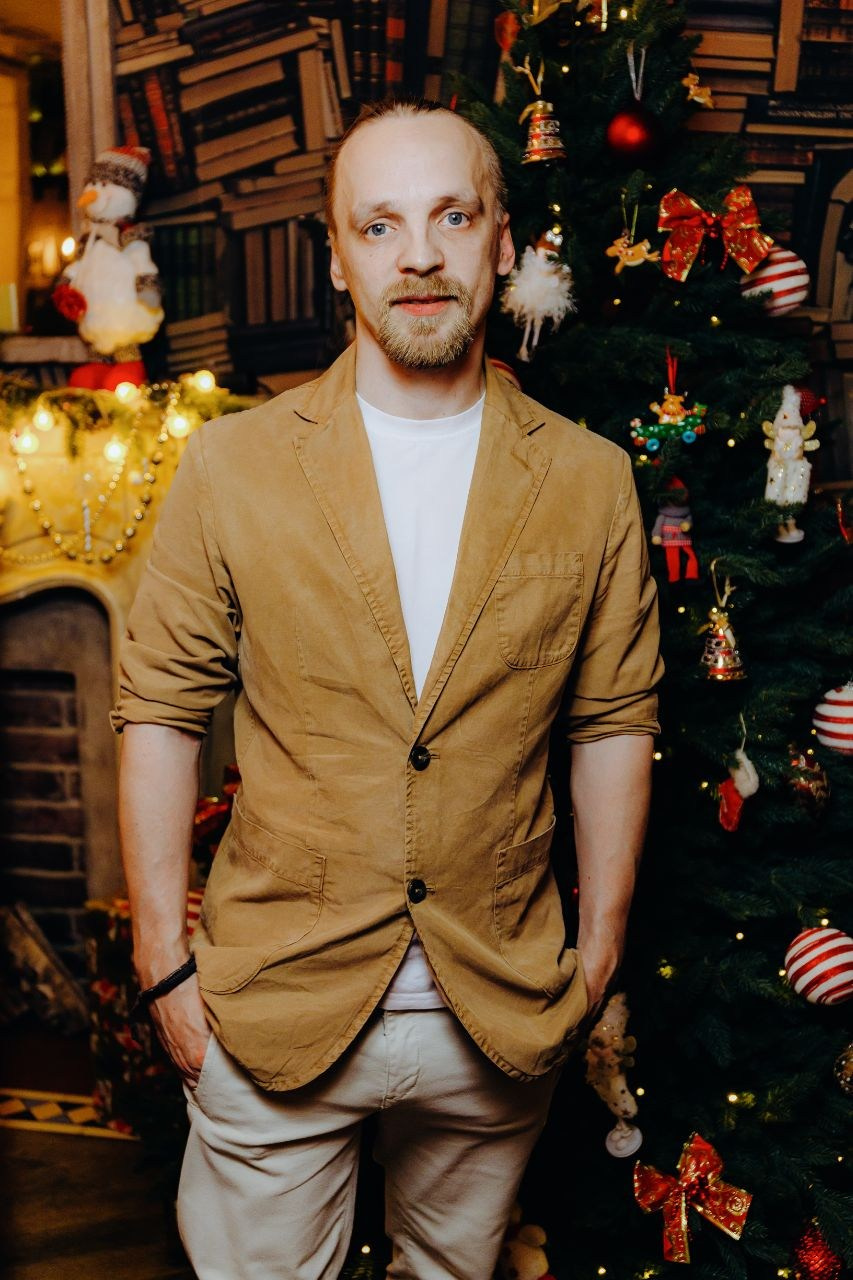 Ведущий + диджей + 1 из 8 моих услуг в подарок!