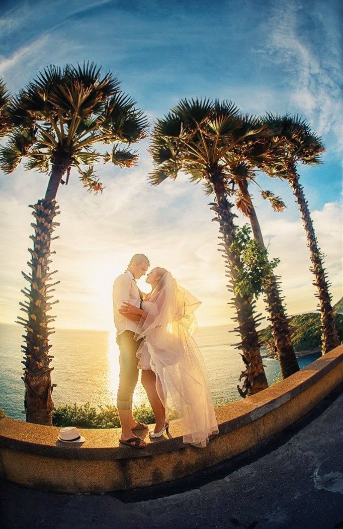 Свадебная фотосессия фотограф на Пхукете идея место образ платье поза пляж ката Карон Найхарн Патонг пальма закат море цена стоимость заказать фотосъёмку