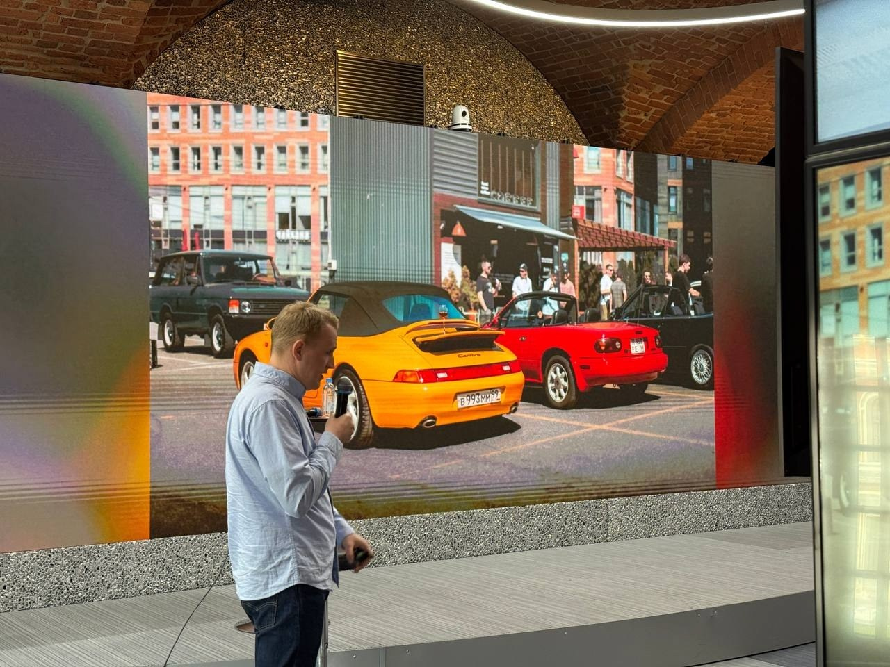 История развития автомобильного сообщества с коллекцией сложностей и их решений. Автомобильный фотограф Антон Цырулев