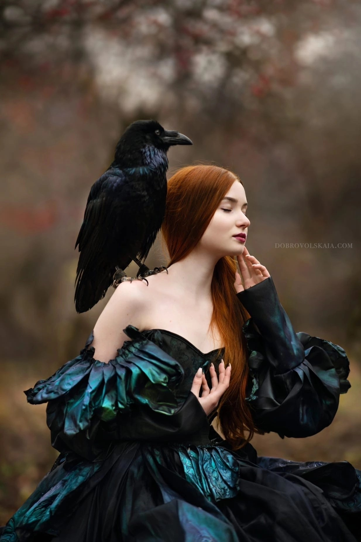 Воронье крыло. Русские народные костюмы в Москве