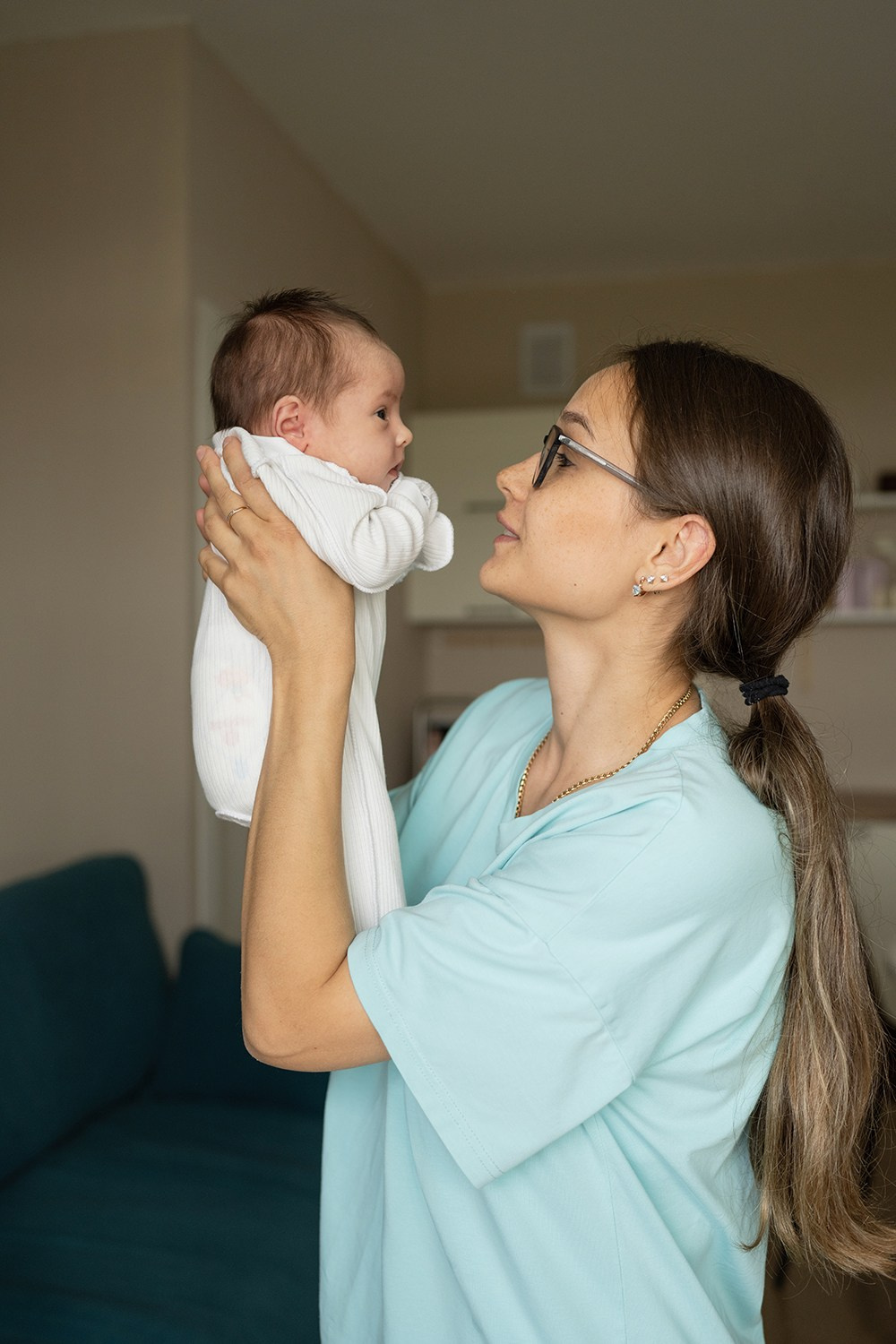 Семейная домашняя фотосессия с новорожденным. Фотограф в Екатеринбурге | Портреты, семейные съемки, лайфстайл