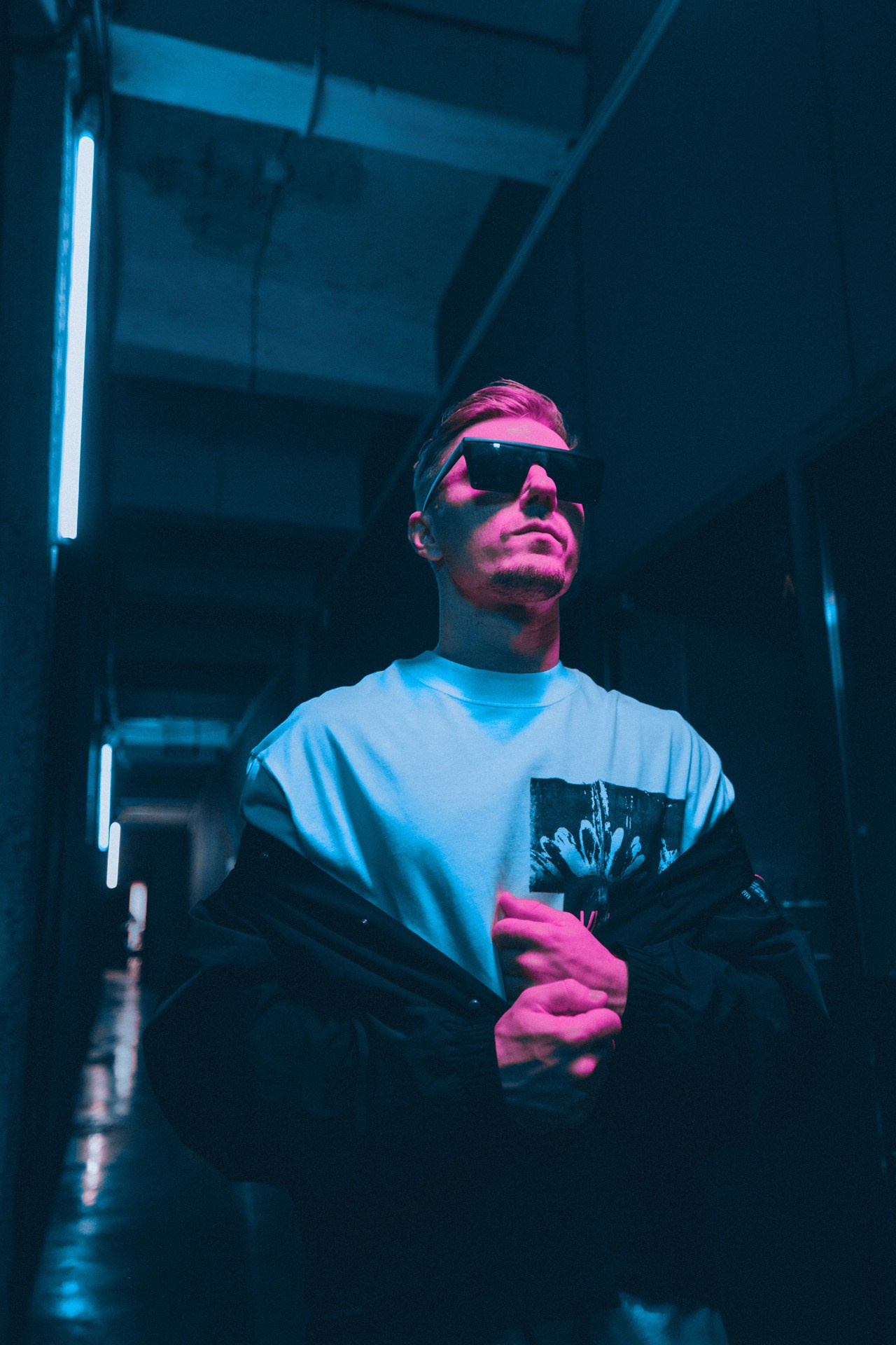 Имиджевая студийная фотоссессия с цветным светом в Ростове-на-Дону