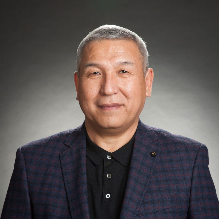 Деловой (бизнес) портрет. Фотостудия Алматы. Фотосъемка Алматы. Фотосессия Алматы. Фотокурсы. Обучение фотографии. Аренда студии