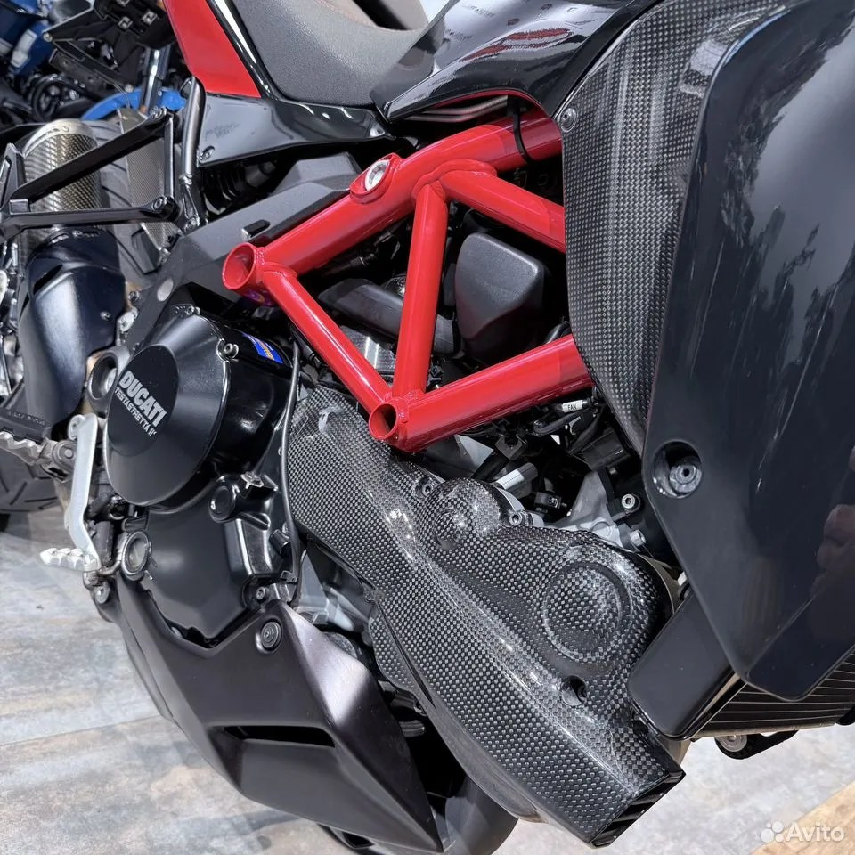 Купить Ducati Multistrada 1200S Pikes Peak (Red Carbon) — подробнее на сайте. Hello Davidson, Москва. Только хорошие мотоциклы…