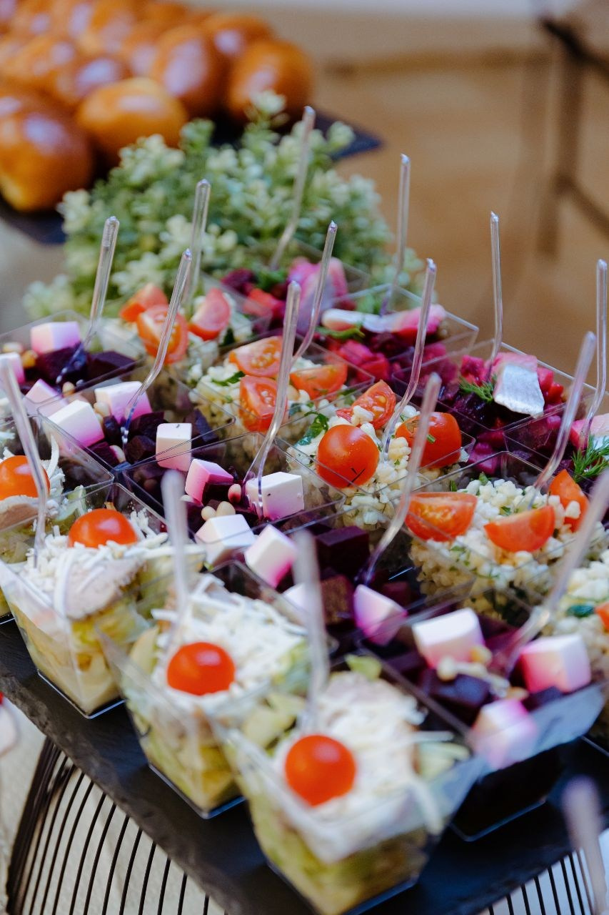 Ведущий + диджей + 1 из 8 моих услуг в подарок!