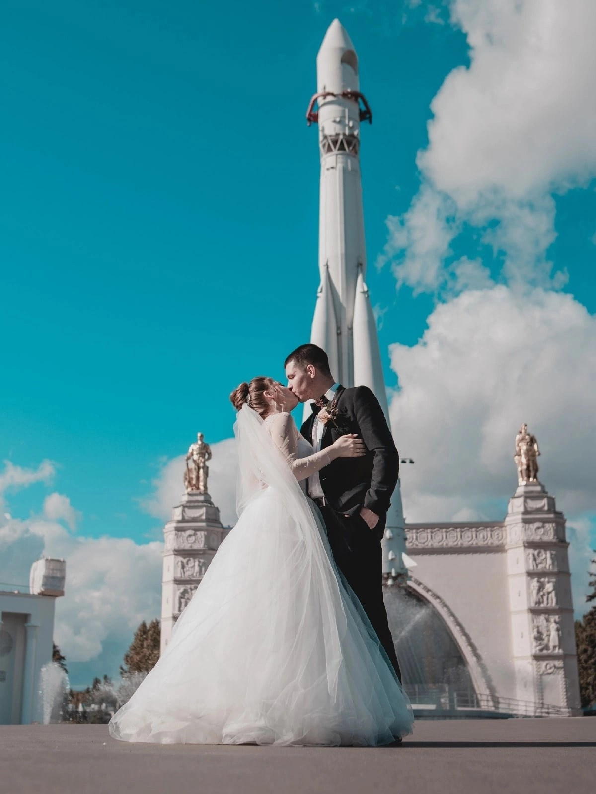 Фотограф Дмитров Поиск фотографа и видеографа в Дмитрове, Лобне, Дубне — профессиональная фото и видеосъемка под ключ в Подмосковье. Фотограф для мероприятий в Дмитровском районе: свадьбы, семейные фотосессии, репортажи в Лобне и Дубне. Нужен видеограф рядом с Дмитровом? Видеосъемка мероприятий, рекламных проектов и праздников в Лобне, Дубне, окрестностях. 4. Профессиональный фотограф в Дмитрове — организация фотосессий на природе, в студии, на выезд в Лобню и Дубну. Фото и видео для бизнеса и частных клиентов: поиск фотографа в Дмитровском районе, Лобне, Дубне с опытом работы