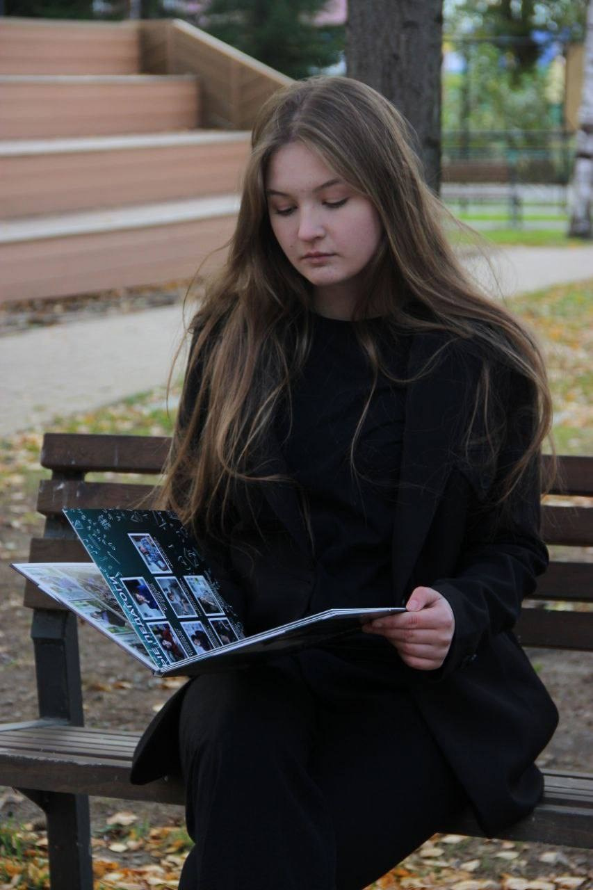 Выпускные альбомы 9-11 классы. Семейный и детский фотограф София Шарабурко, Томская область