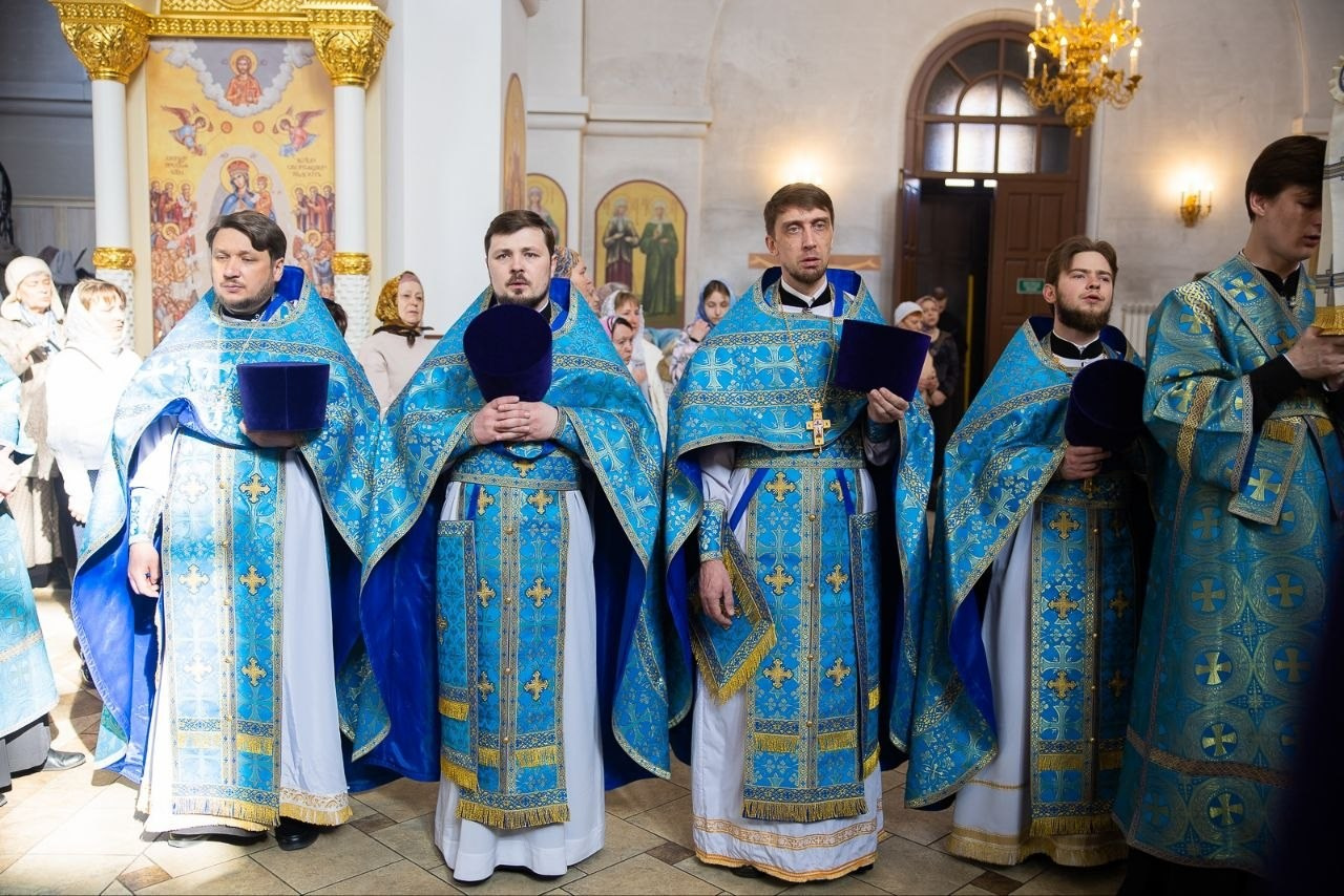 Благочинный Северо-западного округа храма принял участие в Архиерейском Богослужении В Николо-Тихвинском Соборном храме Г. САРАТОВА. Саратовское Северо-Западное благочиние