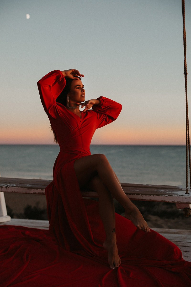 ЛЕТЯЩИЕ ПЛАТЬЕ. Https://malovafoto.ru