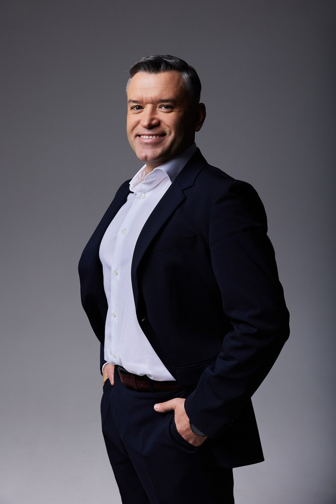 Корпоративная фотосессия команды в Москве — Единый стиль за один день. Бизнес-фотограф в Москве — Виталий Агабабян | Деловые портреты и корпоративная съёмка