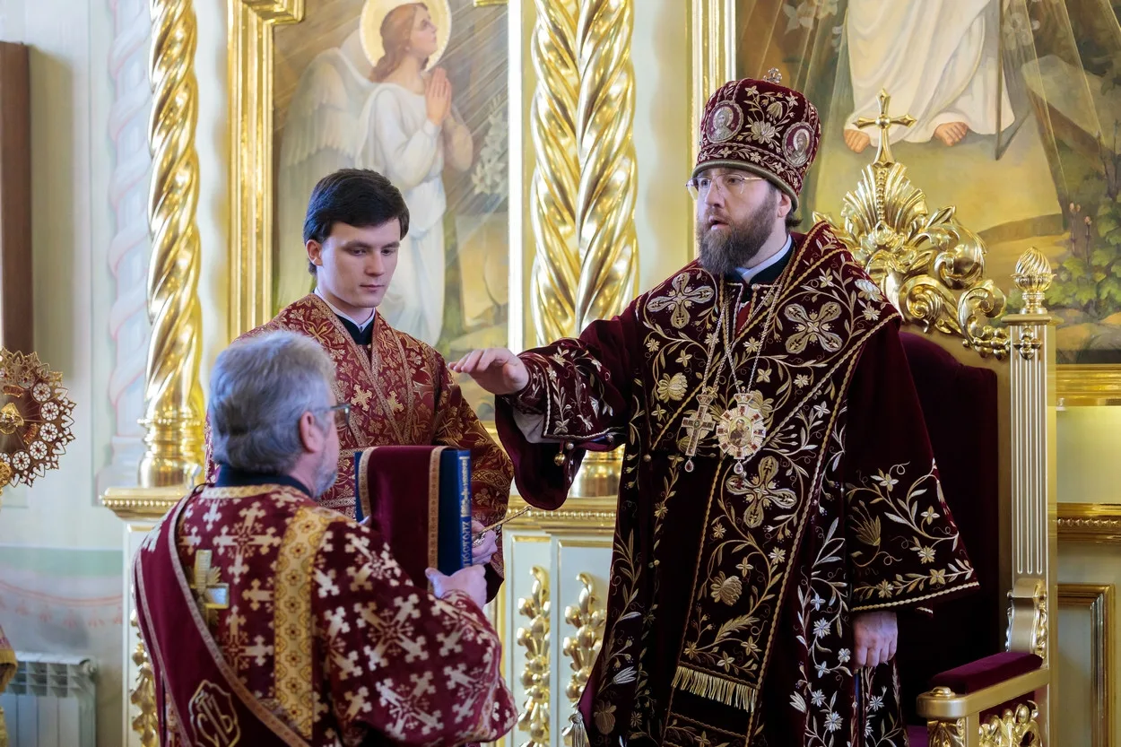 МИТРОПОЛИТ ИГНАТИЙ СОВЕРШИЛ БОЖЕСТВЕННУЮ ЛИТУРГИЮ В ПОКРОВСКОМ СОБОРЕ. Саратовское Северо-Западное благочиние