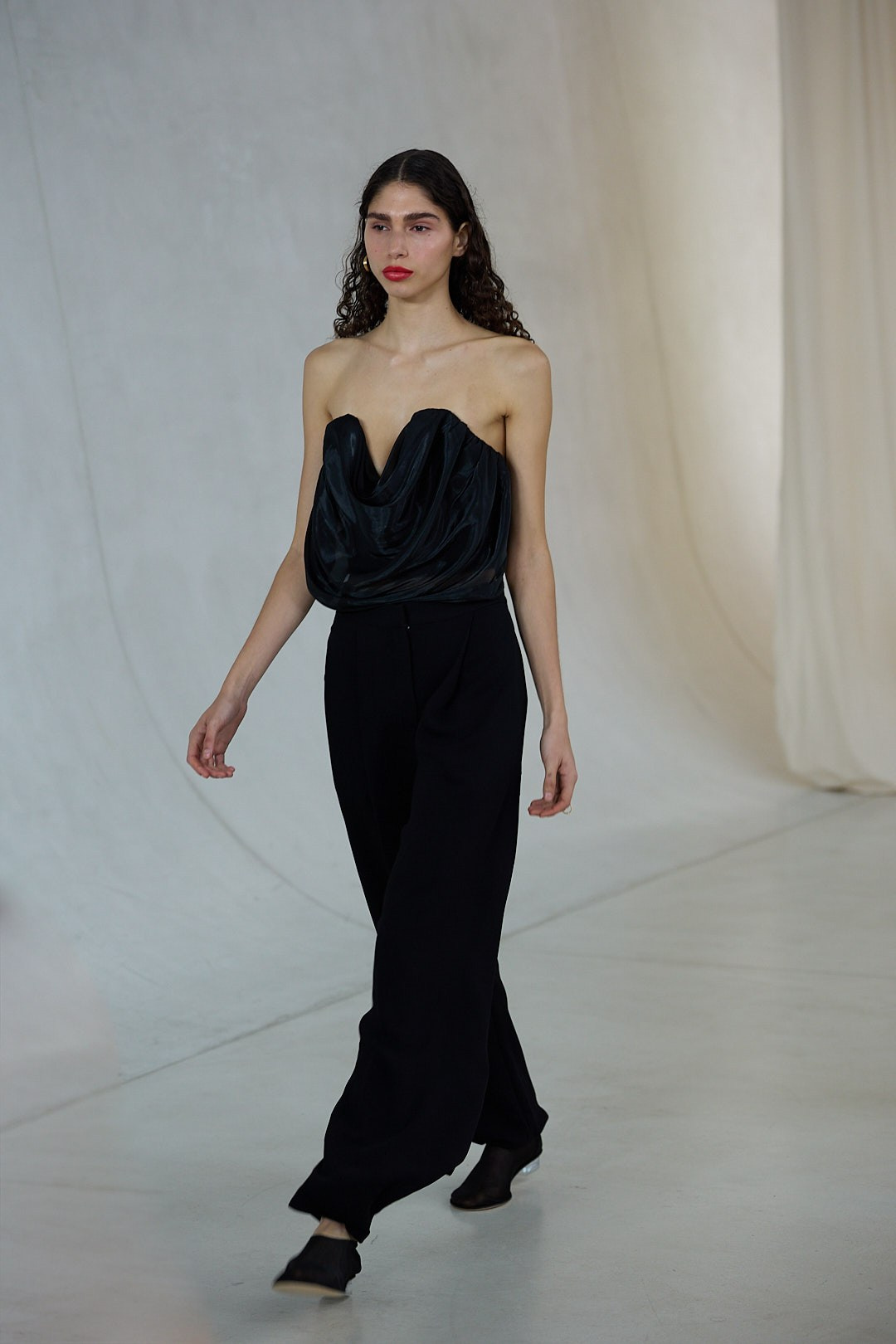 Bianca Spender Runway Australian Fashion Week 2025 Sydney. Maria Poleshchuk, commercial photographer in Sydney