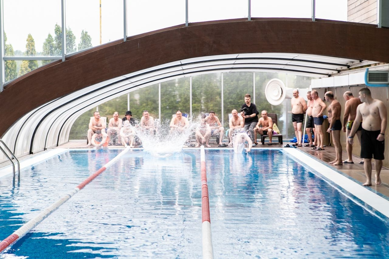 Ведущий + диджей + 1 из 8 моих услуг в подарок!