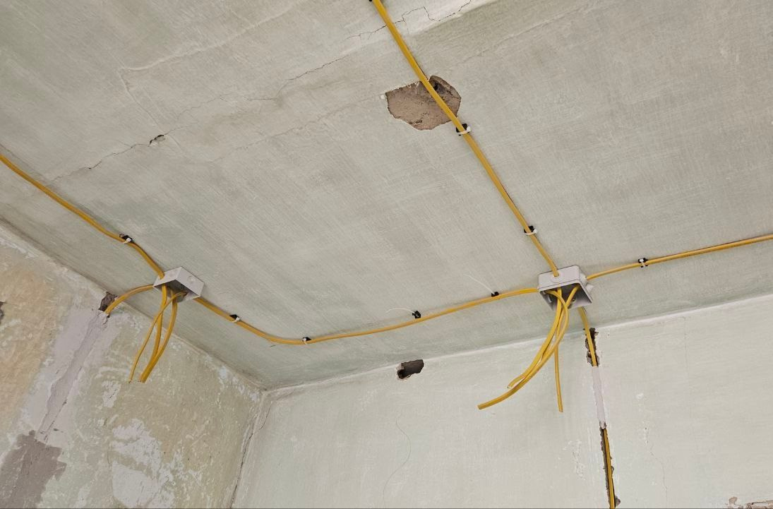Разводка электропроводки качественным медным кабелем
