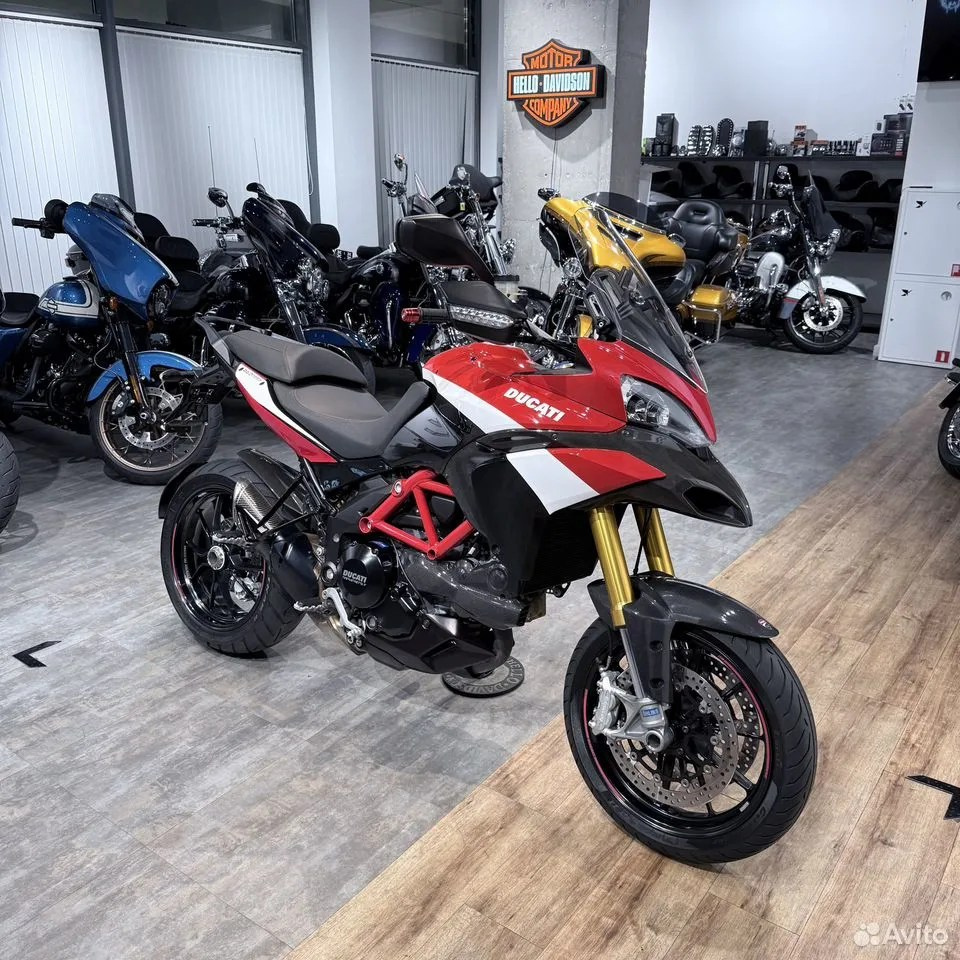 Купить Ducati Multistrada 1200S Pikes Peak (Red Carbon) — подробнее на сайте. Hello Davidson, Москва. Только хорошие мотоциклы…