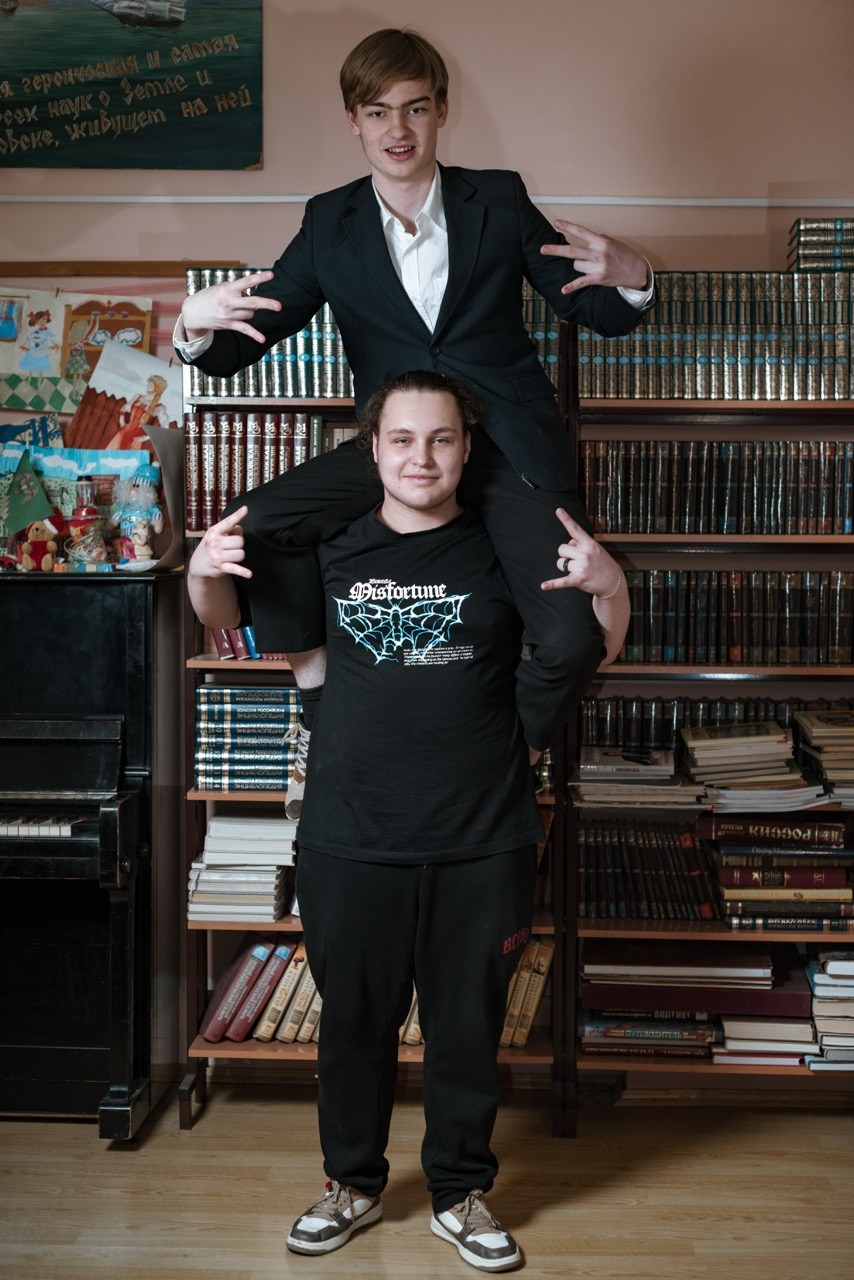 Выпускной альбом для класса — фотосессия в школе, пожелания и видео в Москве. MILATE — выпускные альбомы, фотосессии и видео в Москве