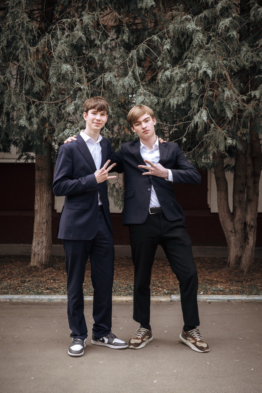 Выпускной альбом для класса — фотосессия в школе, пожелания и видео в Москве. MILATE — выпускные альбомы, фотосессии и видео в Москве