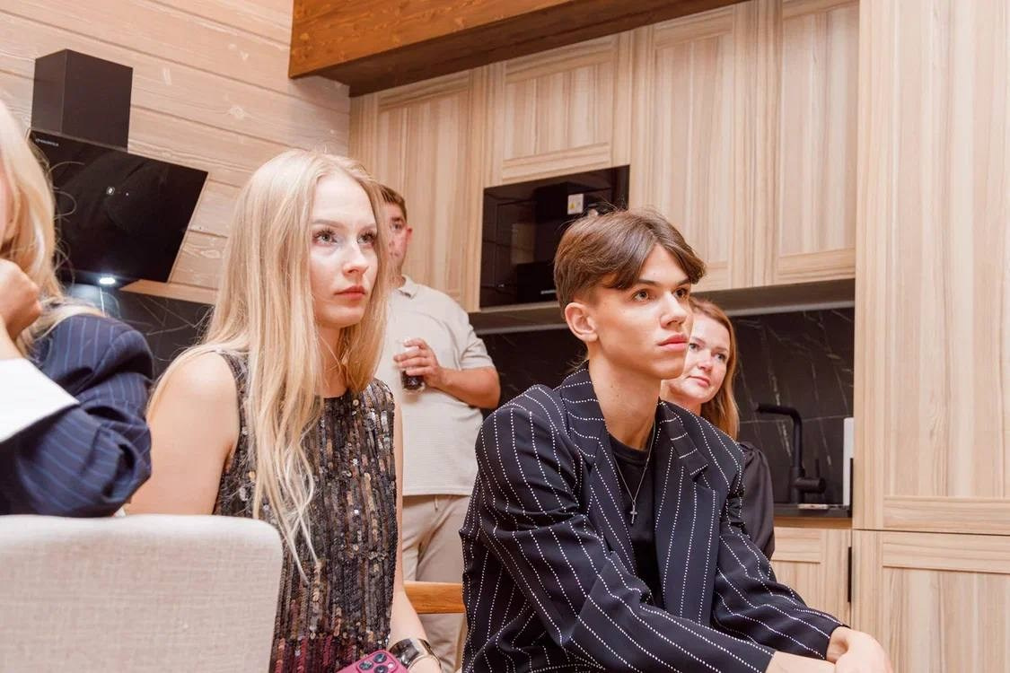 🎉 Мы не просто фотостудия — мы создаём атмосферу, которую вы запомните на всю жизнь! 📸✨. Фотостудия во Всеволожске. Подходит для всех творческих проектов