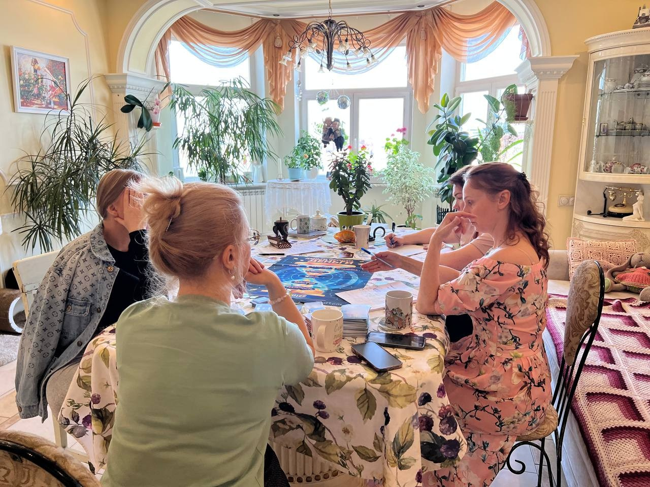 «В КРУГУ» Психологические тренинги в Санкт-Петербурге в живом формате